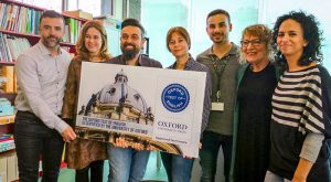 Entrega Placa Oxford Centre Examinador STP Training