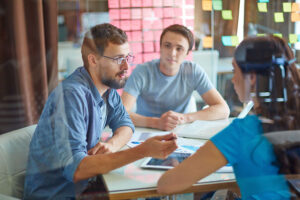 Tallers de conversa en anglès per a joves i adults (24h)